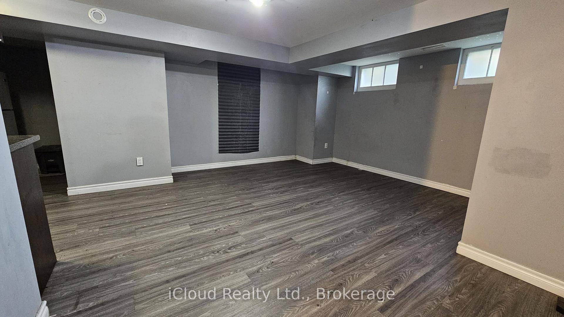 Bright, clean, and spacious studio apartment featuring 1 bathroom and a functional kitchen, located in a quiet and well maintained neighbourhood.