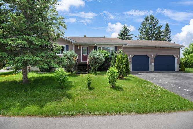 Welcome to 296 Wood St E, Prescott.
