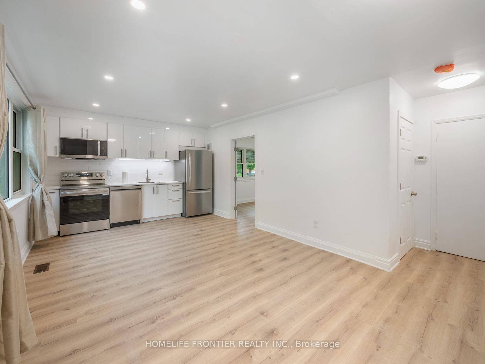 Amazing rental opportunity located in North Etobicoke.