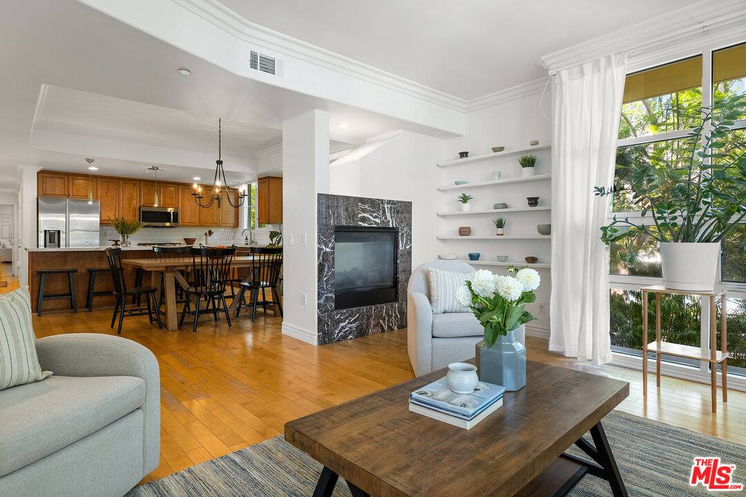 1601  S Bentley Ave 4BR Beverlywood La