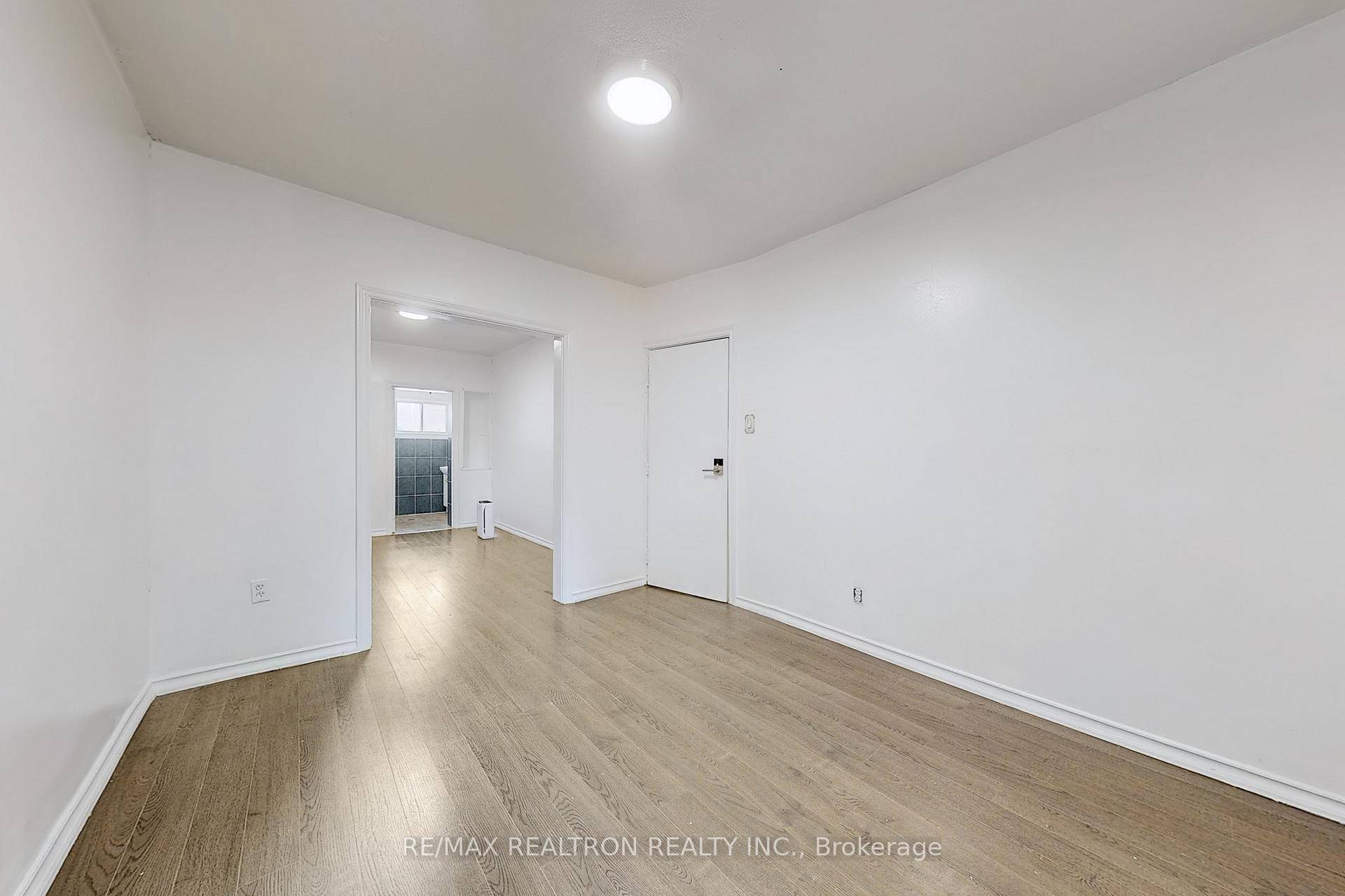 Legal Duplex Live in one and rent out one or rent out both !