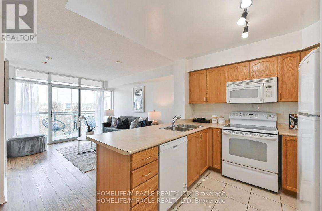 Welcome Home to The Rowe, a Classy Building Near the Gorgeous Lakefront Trails amp ; Marina !