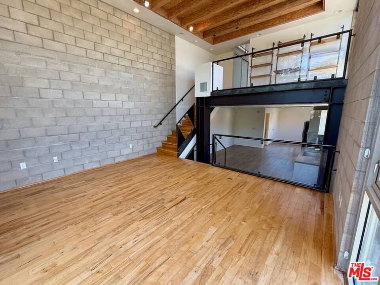 530  N Larchmont Blvd 1BR Mid Wilshire La