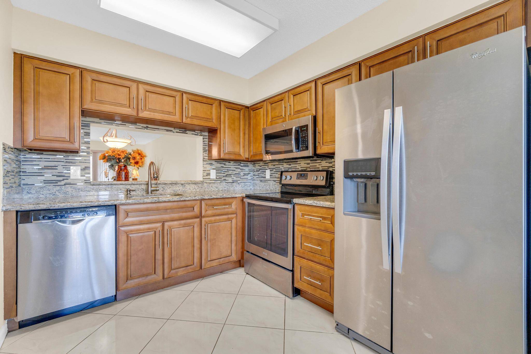Elegant waterfront condo with modern upgrades.