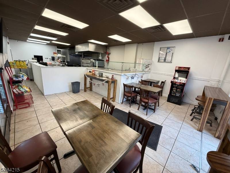 TURNKEY PIZZERIA BUSINESS FOR SALE PRIME CALDWELL LOCATION !