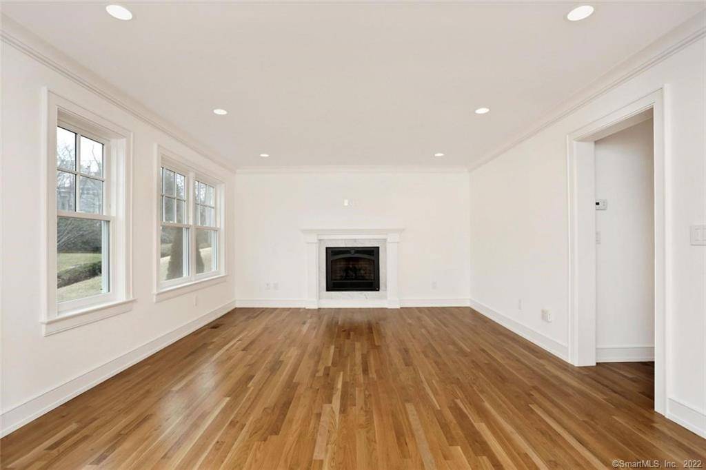 In Town Luxury Townhouse w 3, 000 SF featuring an oak paneled elevator, DEANE gourmet eat in kitchen w Paragon Quartz countertops, an inviting private yard w a flagstone patio ...