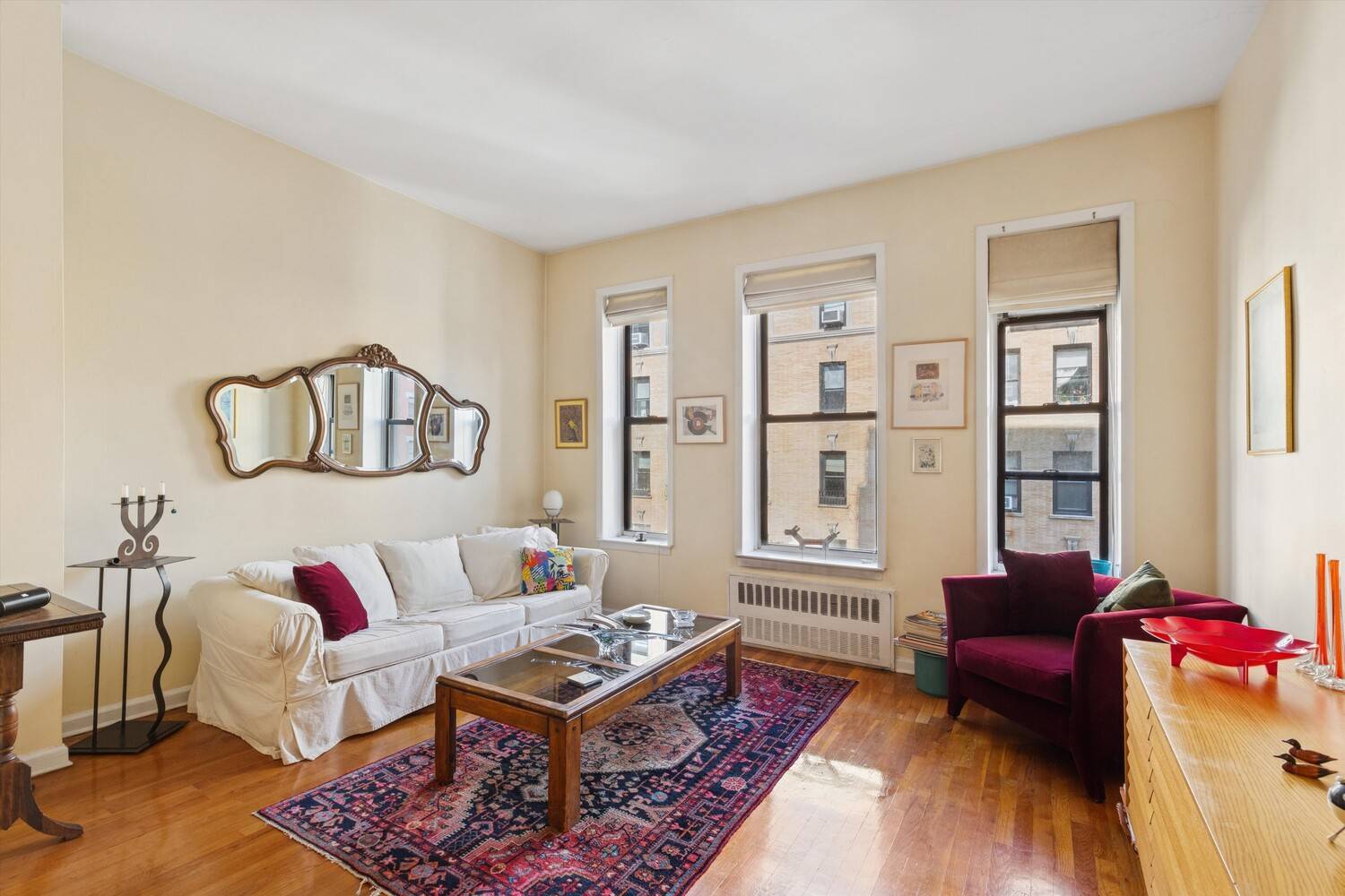 Location. Light. Luxury Only steps to Central Park, this Upper East Side gem is a place to call home !
