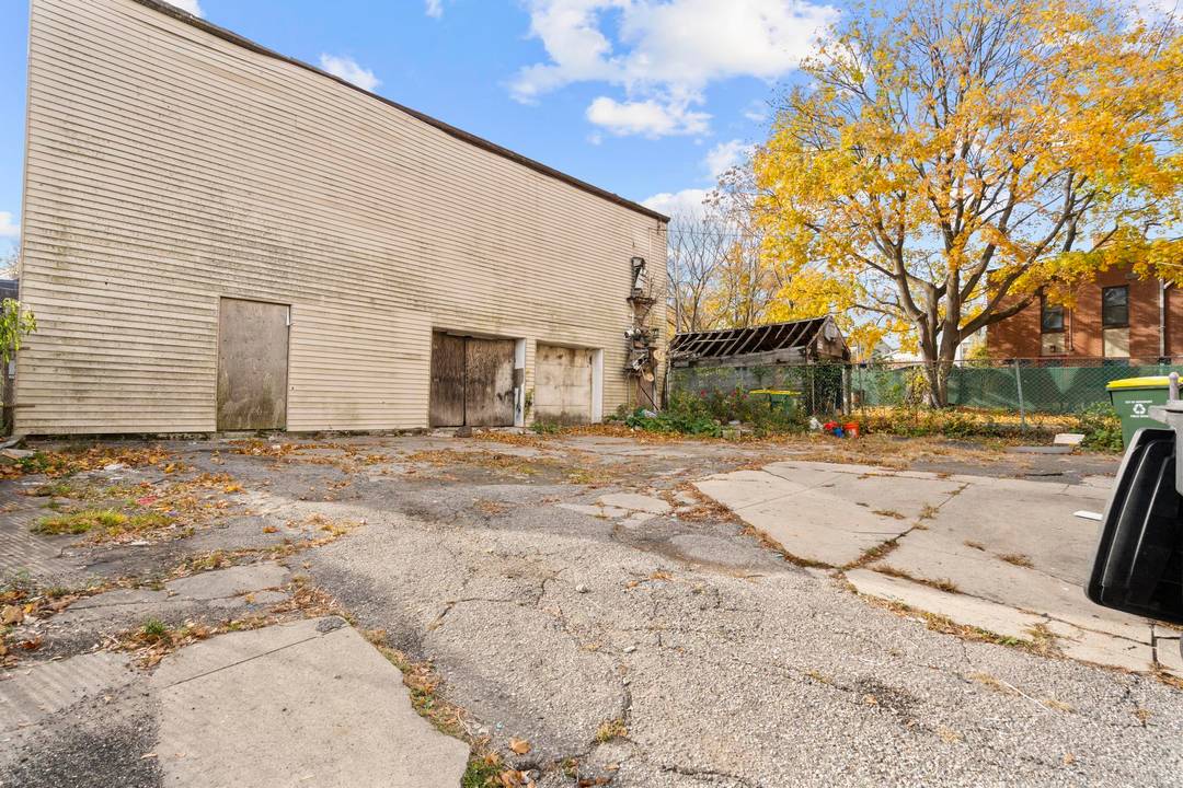 HUGE VALUE ADD OPPORTUNITY !