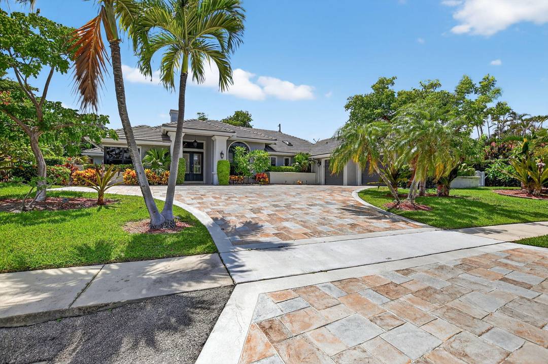 Welcome to this East Boca luxury coastal contemporary retreat tucked away in the prestigious and highly sought after Morningside community, just minutes from Boca's pristine beaches and vibrant downtown.