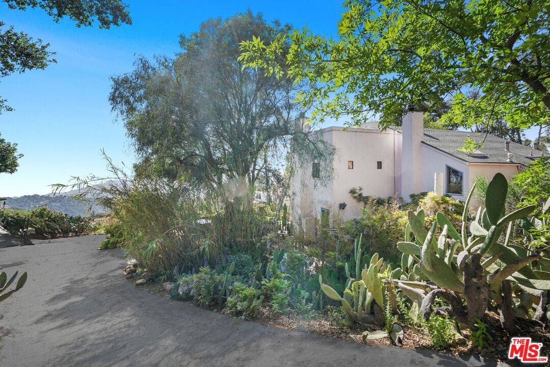 190   Loma Metisse Rd 2BR Malibu La