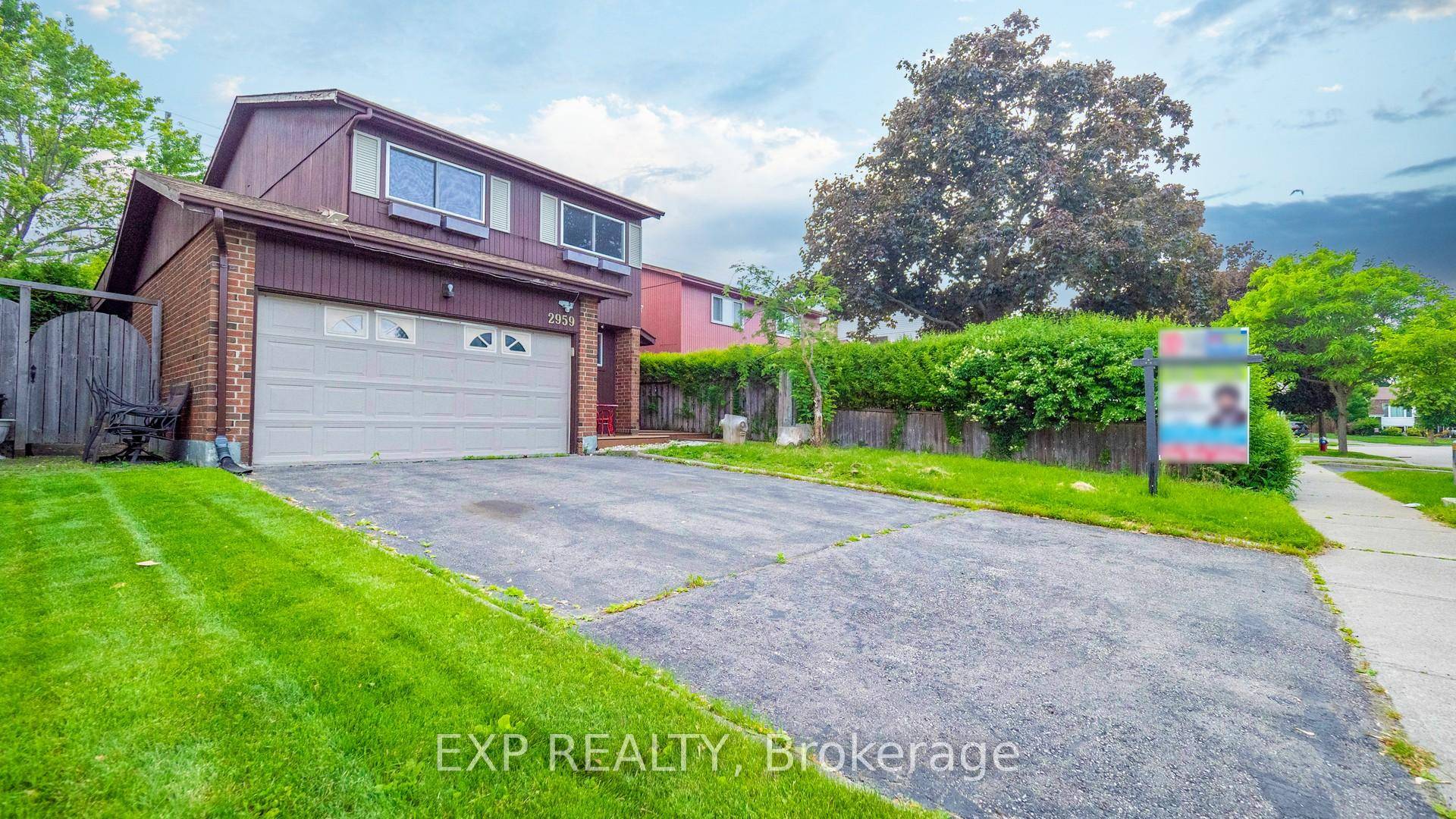4 2Br with 3 Full Washrooms Detached House 2Br 1Wr Finished Basement With Potential For SIDE ENTRANCE For Basement Apartment Over 2000sft of living space Bright amp ; Spacious Family ...