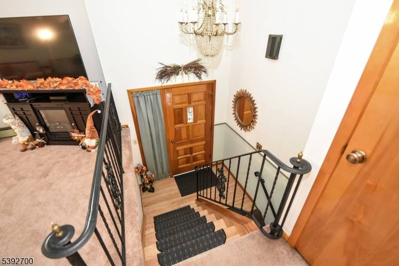 Welcome to 252 Paterson Avenue !
