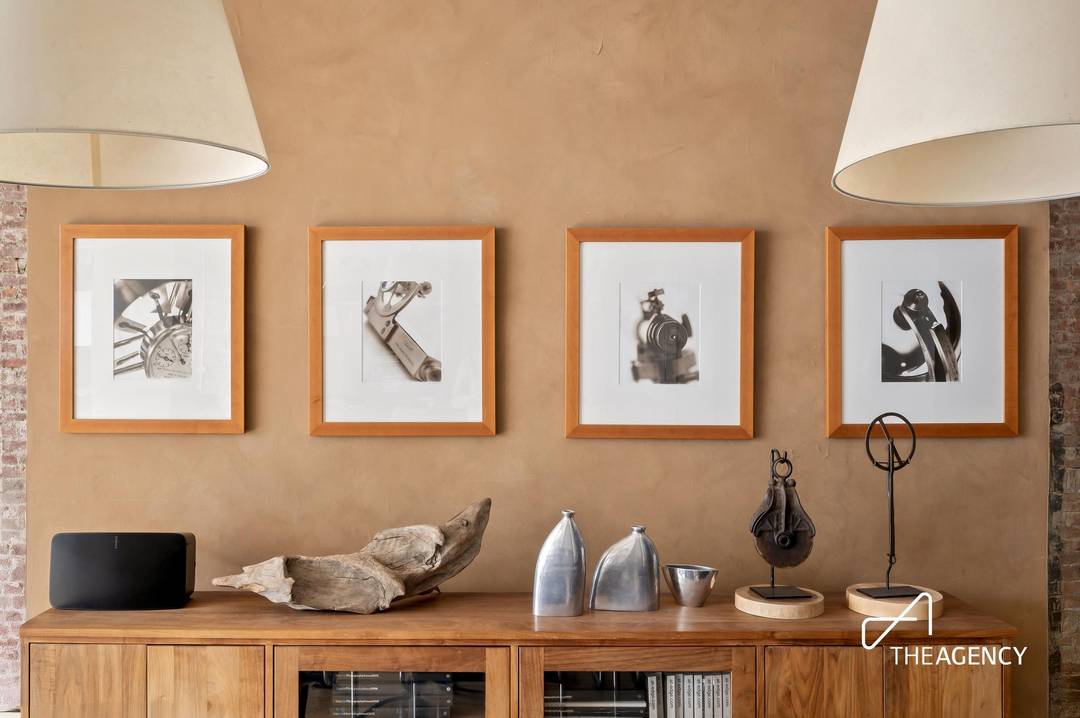 A Rare Flatiron Loft with Endless Potential Welcome to 118 East 25th Street, where Manhattans vibrant Flatiron District meets limitless opportunity.