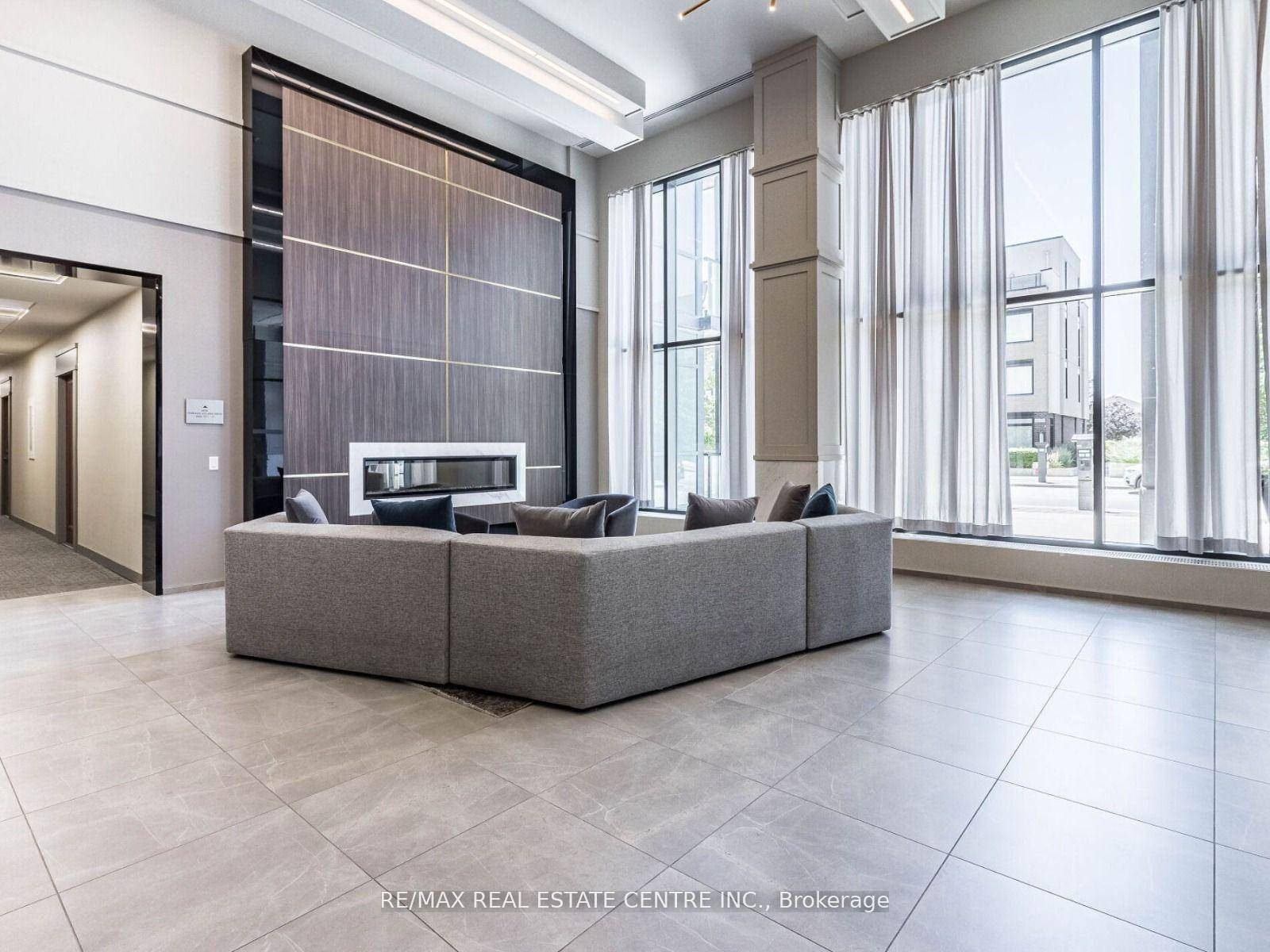 Step into our stylish and contemporary apartment, where comfort seamlessly meets sophistication in the lively center of Mississauga.