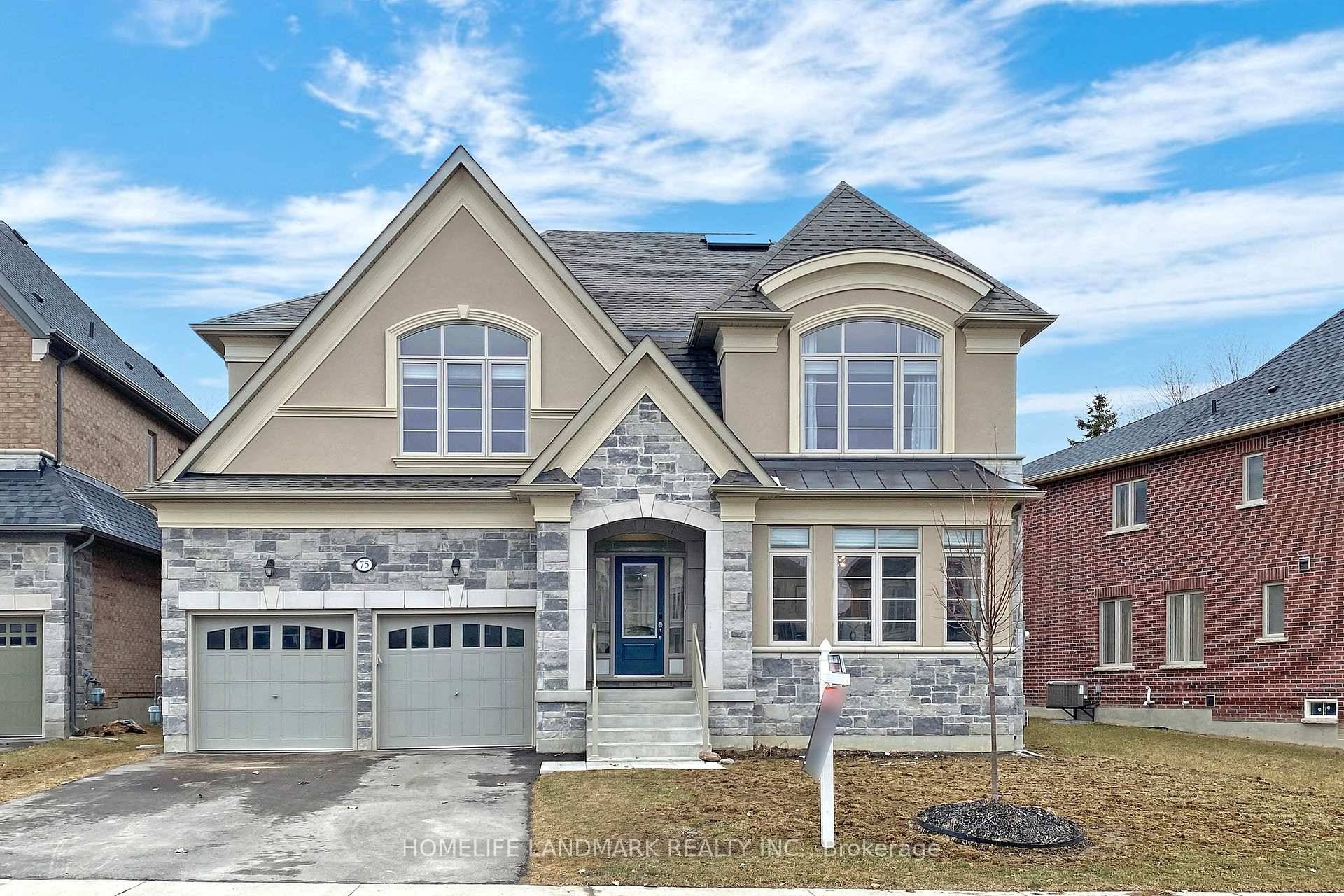 This Stunning Beautiful Family Home Locate In The Heart Of Newmarket, Mins To Upper Canada Mall, Go Bus, It Offers Over 3700 Sqft Living Space.