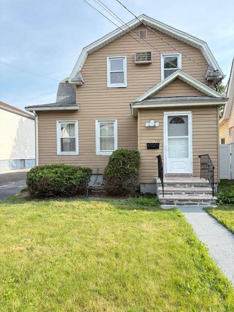 WELCOME TO THIS BEAUTIFUL FULLY RENOVATED 5 BEDROOMS, 3 FULL BATH HOME OFFERING LIVING ROOM, DINING ROOM, AN OVERSIZED FENCED IN BACKYARD, A FULLY FINISHED BASEMENT, WITH A KITCHENETTE AND ...