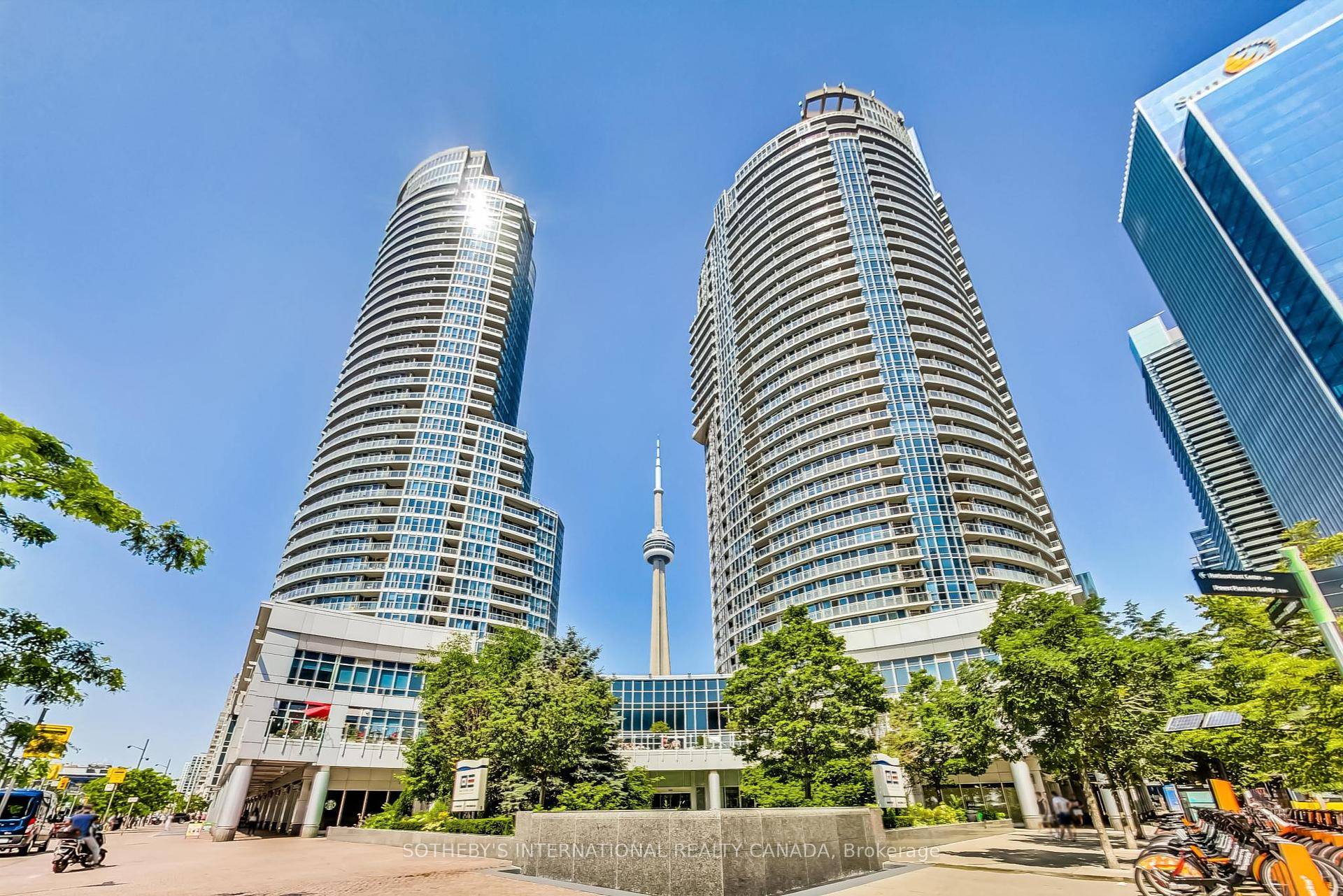 Beautiful one bedroom, one bathroom condo at 208 Queens Quay W.