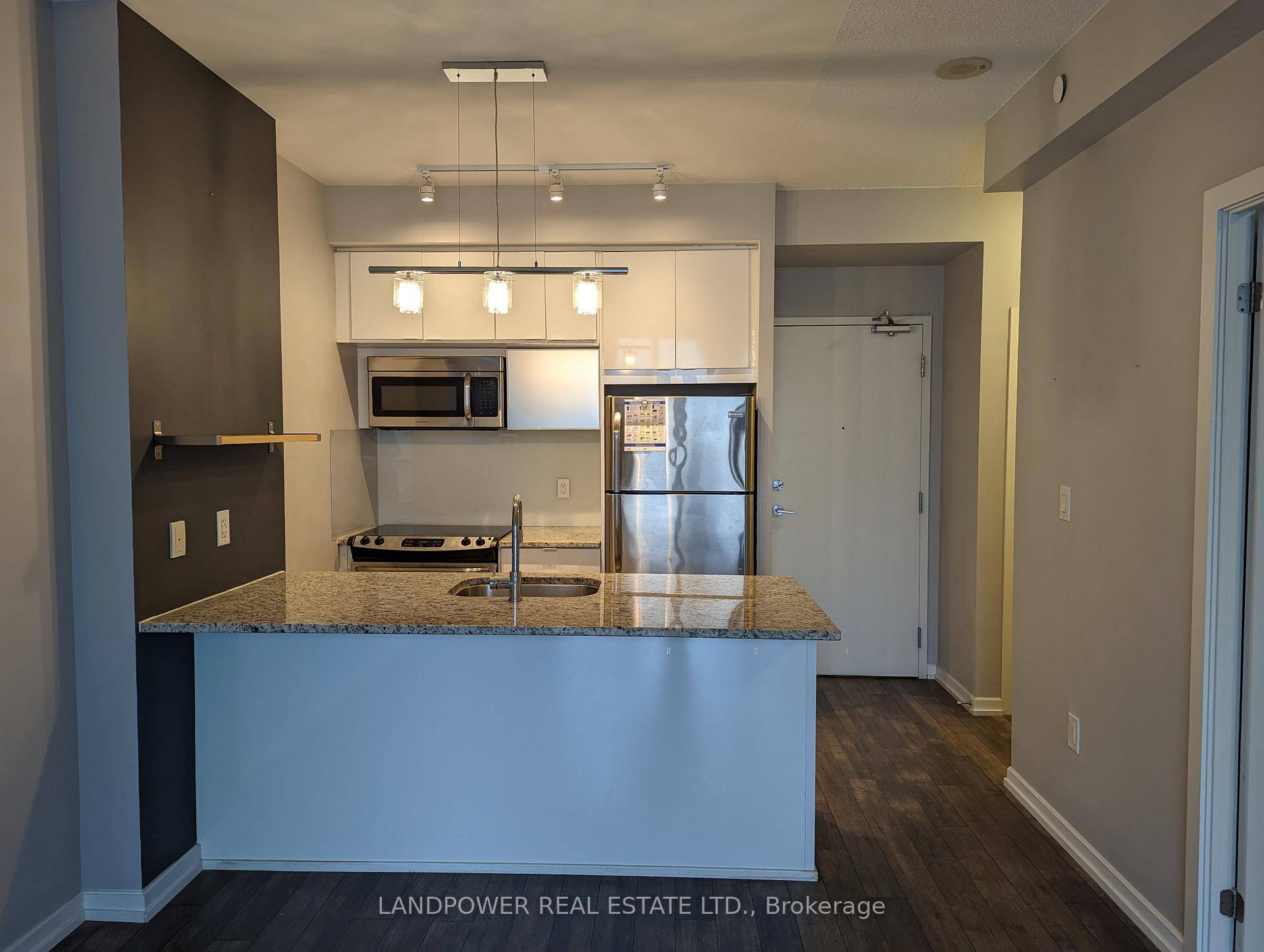 A Must See Condo Unit In Luxury Emerald City !