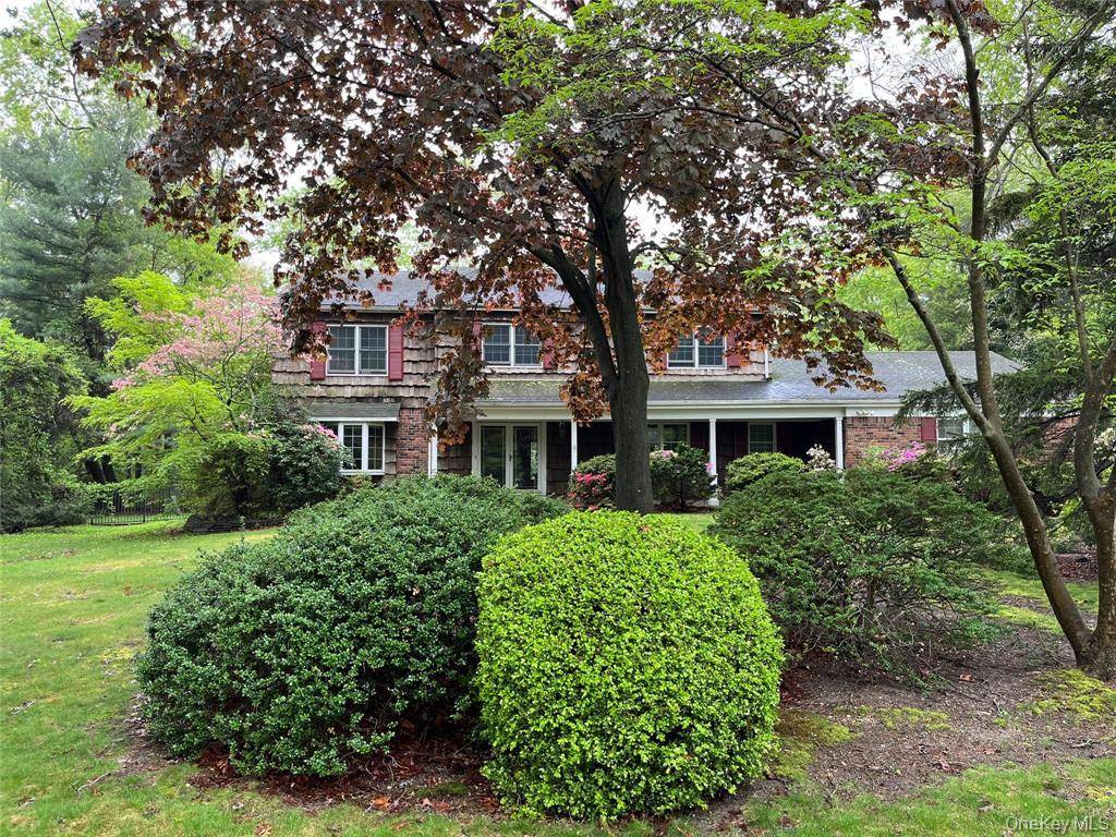 Beautiful 4 Bedroom, 4 Bath Colonial on a 1 Acre Lot with Inground Pool in Commack Schools !