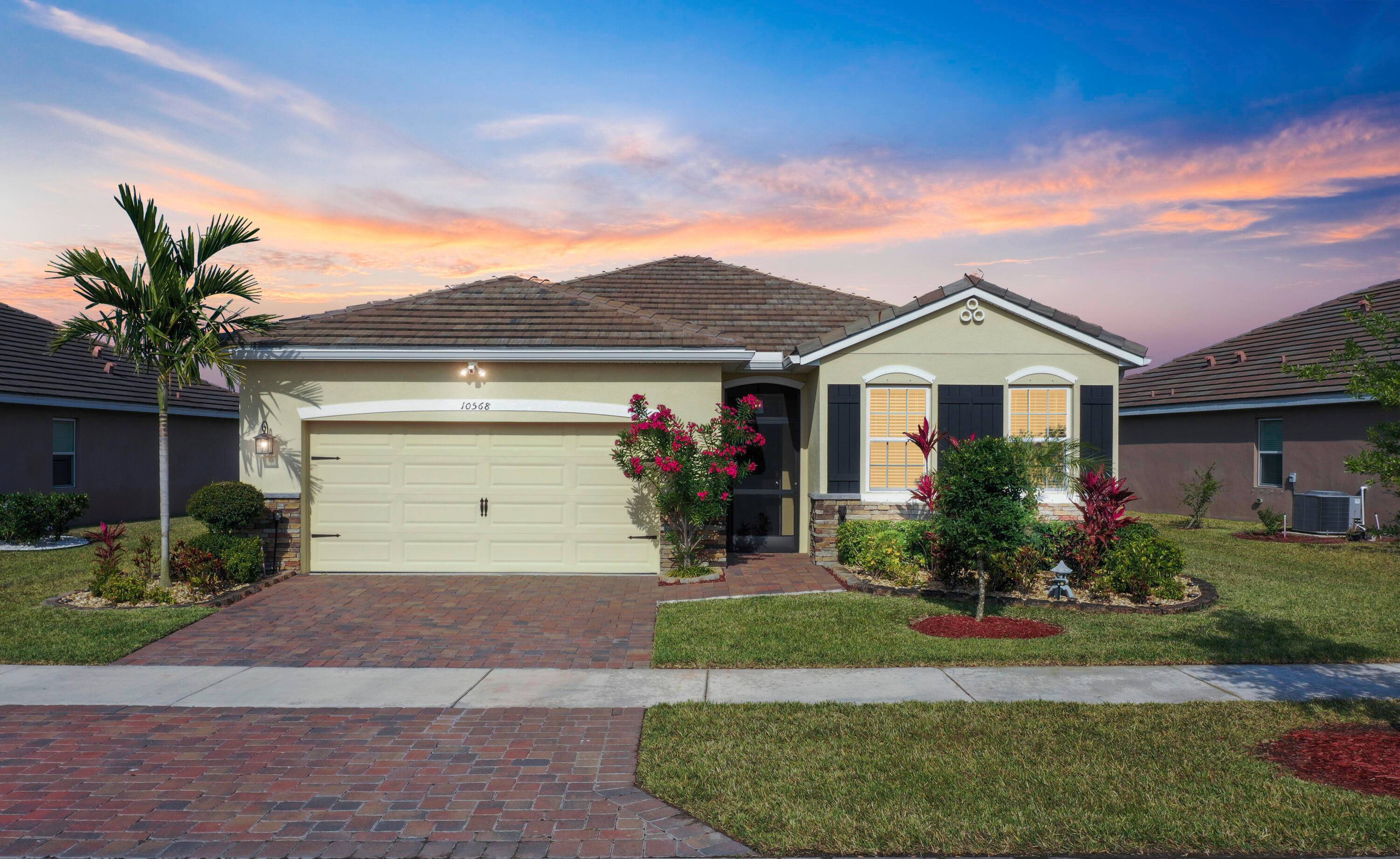 Come enjoy the meticulously maintained 4 BR, 2 Bath home close to everything in Tradition.