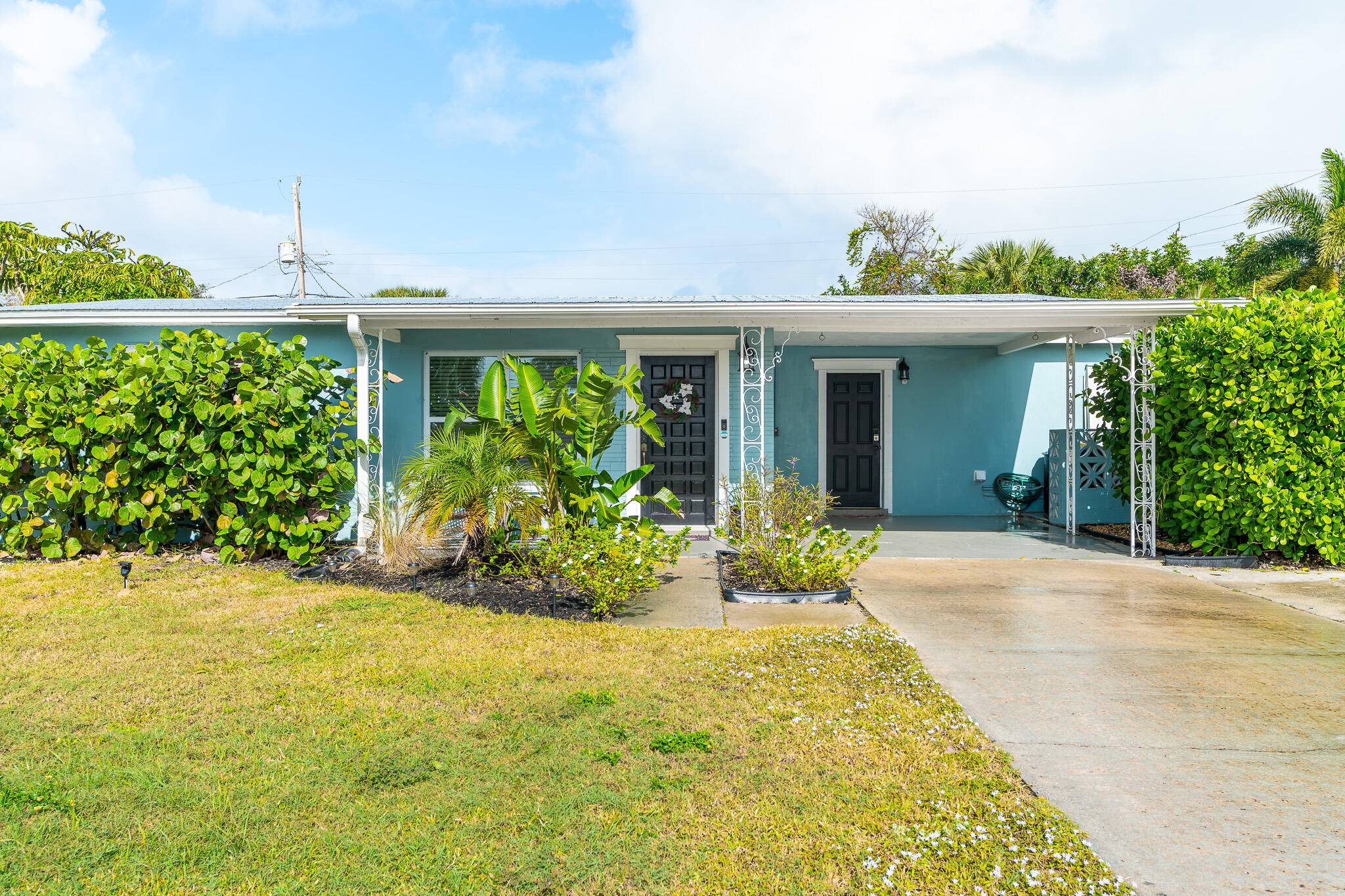 Let's Make a Deal. Located In the Heart of Jensen Beach, Where Old Florida Charm Meets Modern Convenience.