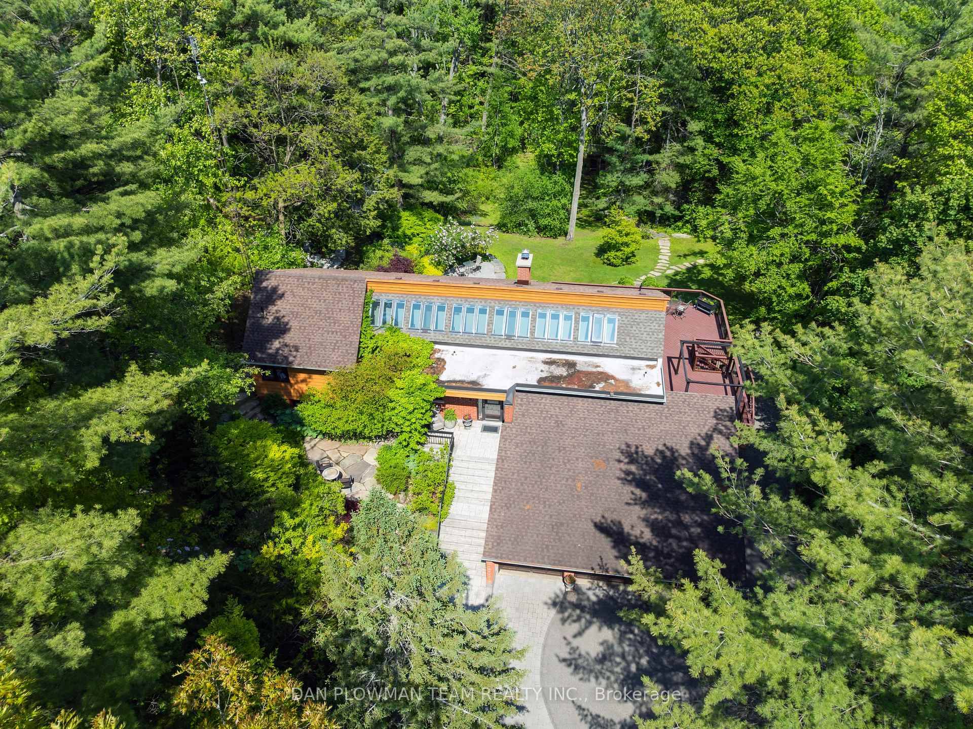 Welcome To Your Dream Home 5 Sumac Rd !