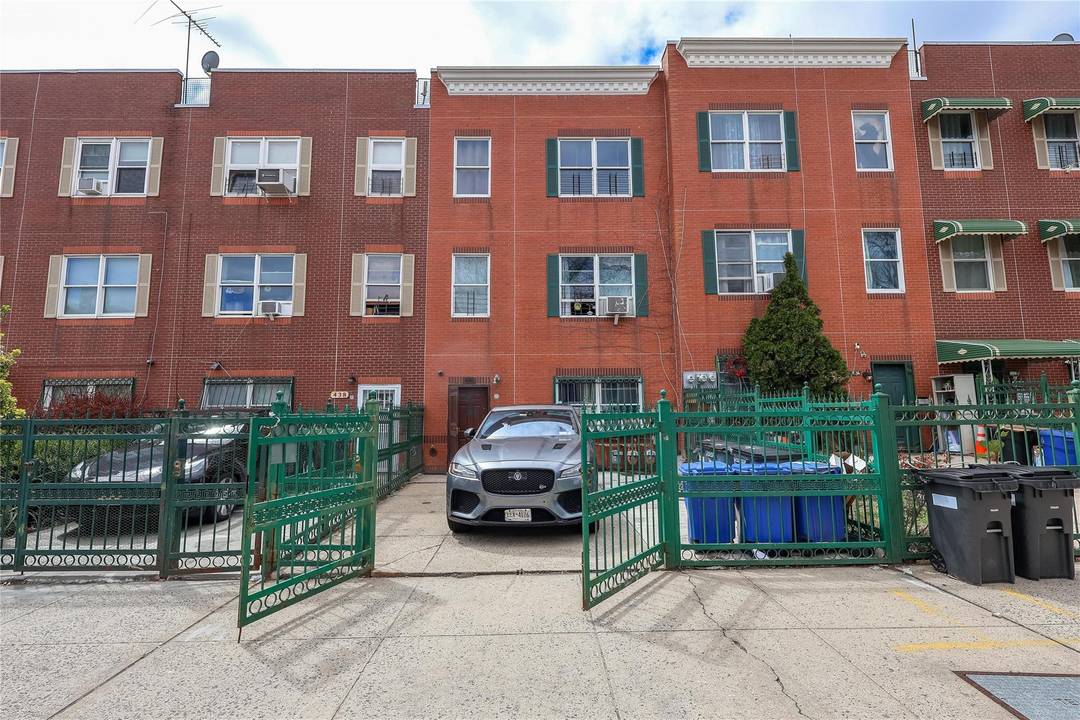 Great Investment Opportunity in Mott Haven section of the Bronx.