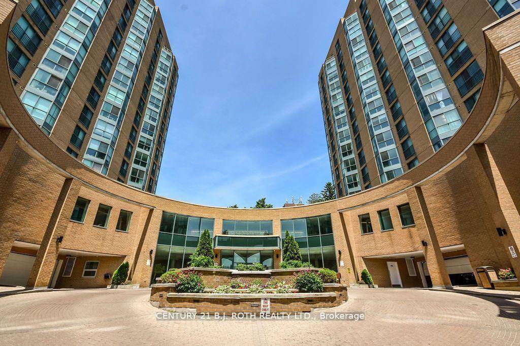 Welcome to Bayshore Landing, unit 508 at 150 Dunlop St East.