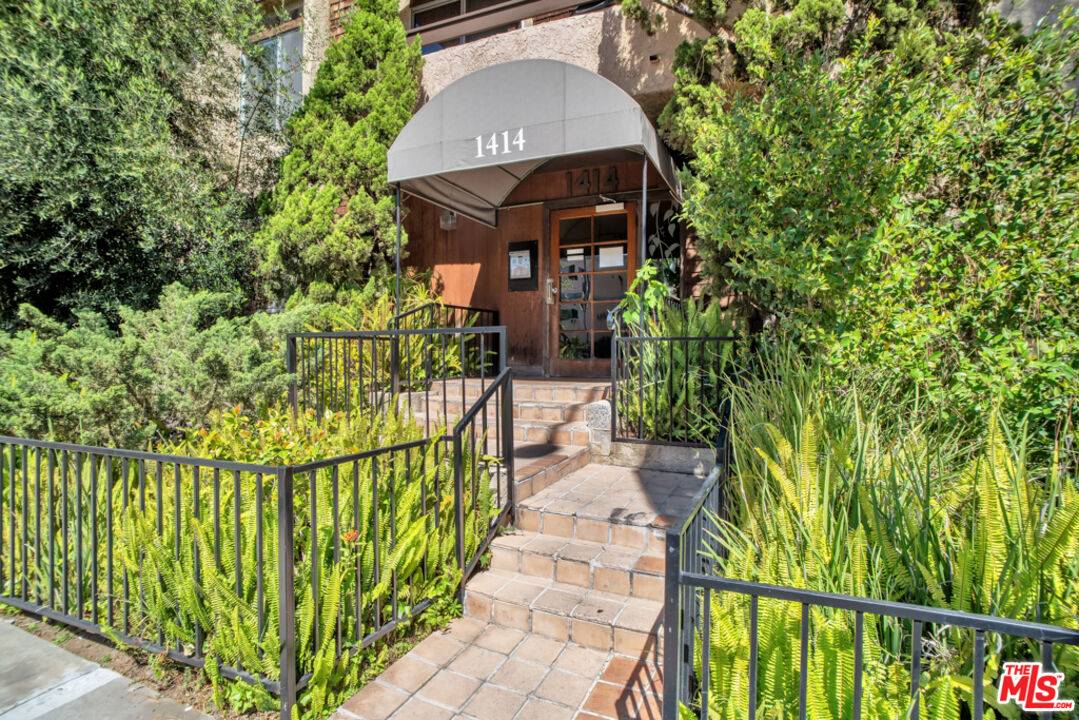 1414  N Fairfax Ave 2BR Hollywood Hills East La