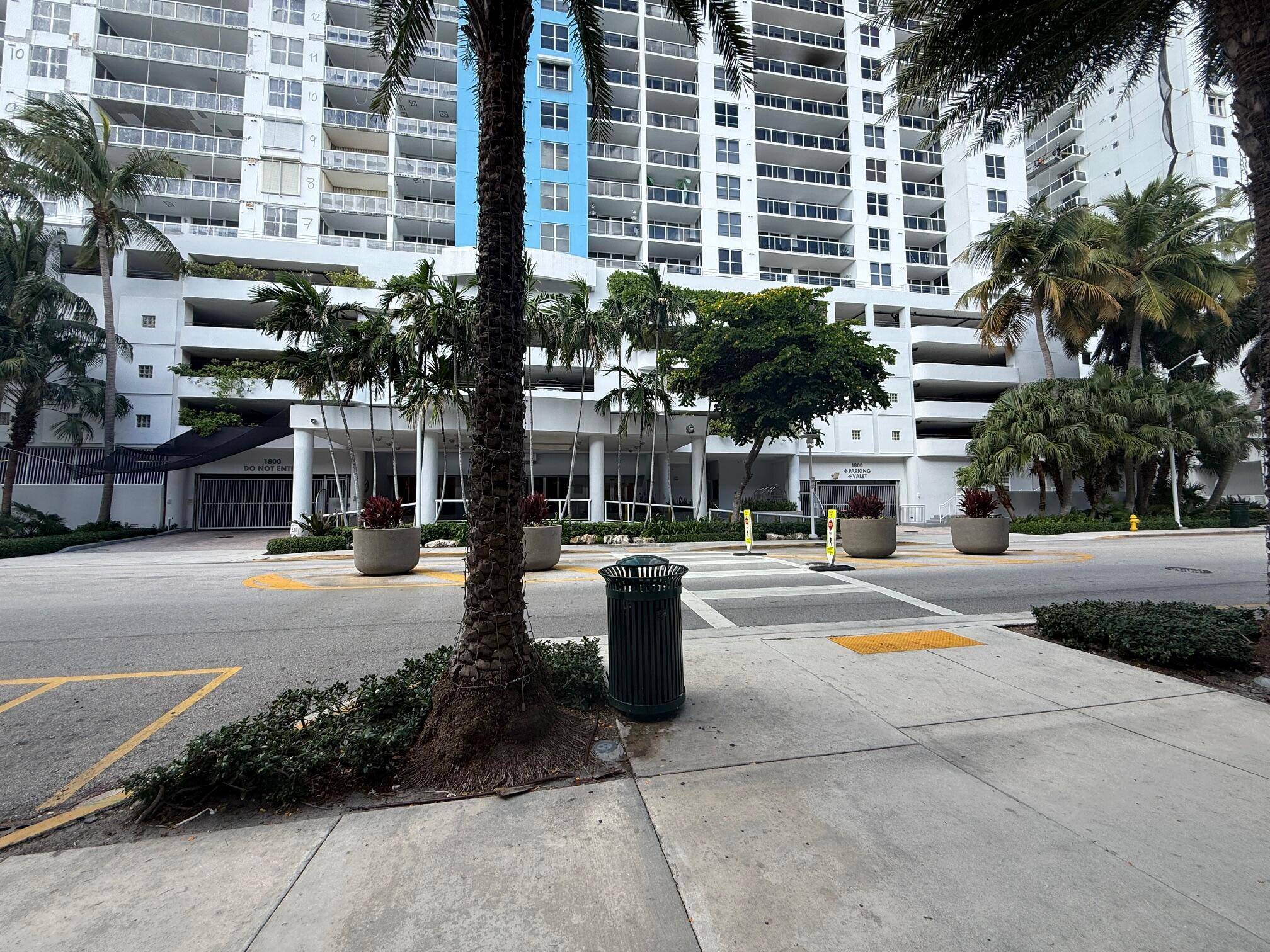 Penthouse 6 at Sunset Harbour South features bay and skyline views, 3BR 2.