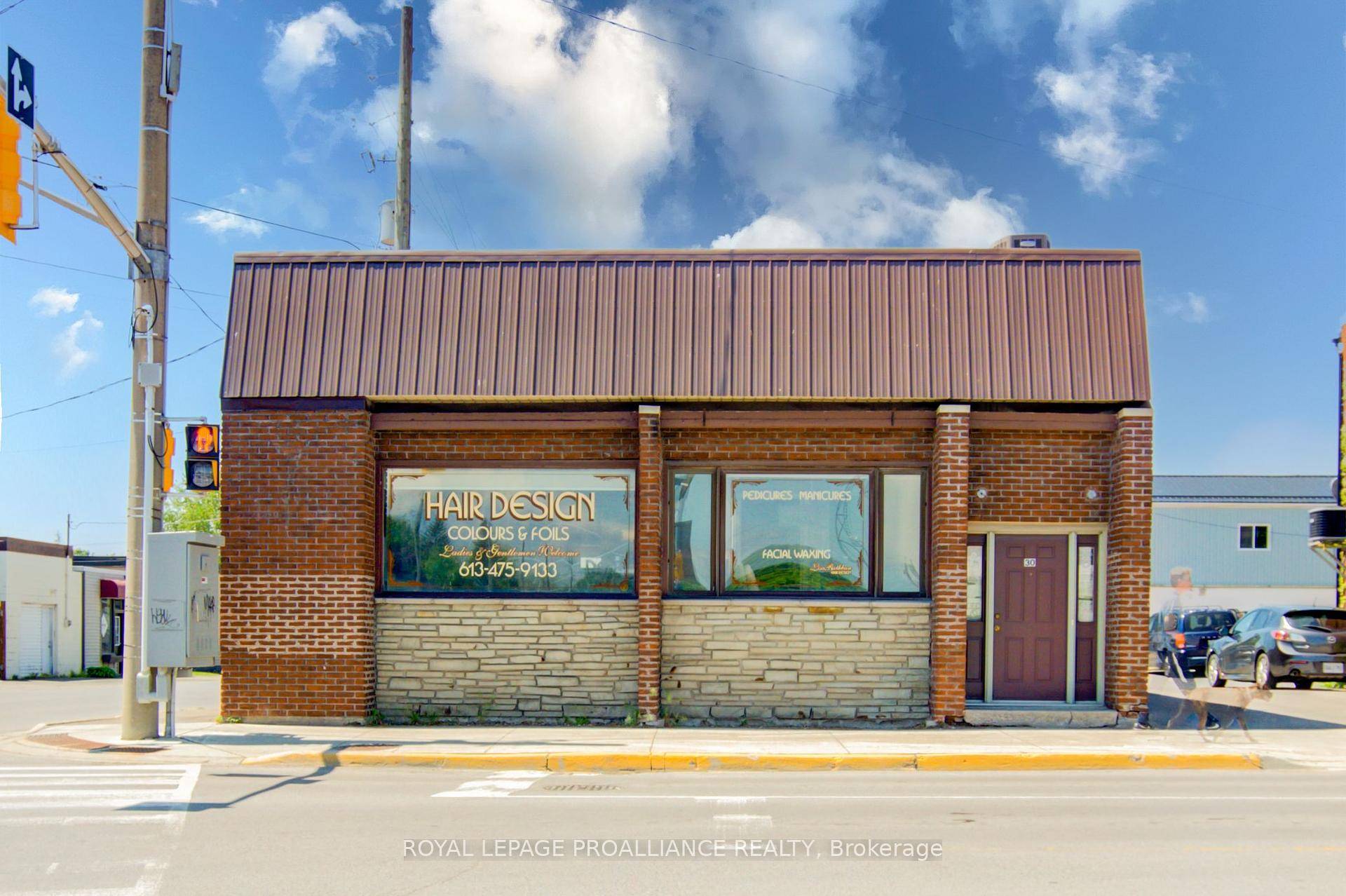Discover an exceptional opportunity in the heart of Brighton, Ontario with this versatile detached building.