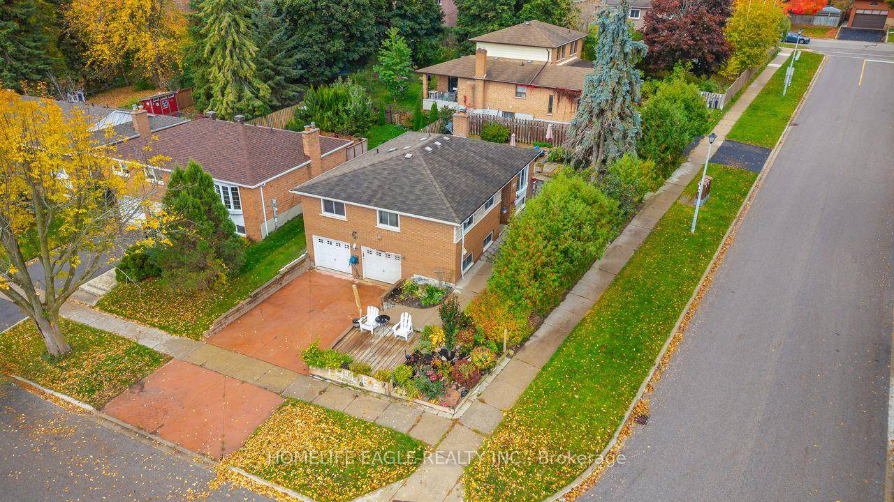 The Perfect All Brick Bungalow In Bradford Double Door Garage Premium 50 FT Frontage Open Concept Living Dining Area Large Expansive Windows Throughout Approximately 2500 Sq Ft Of Living Space ...