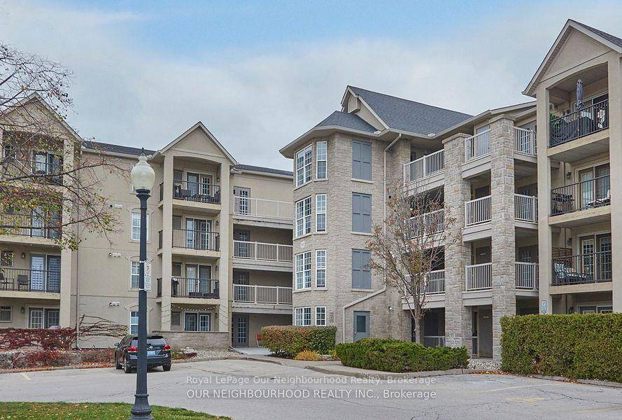 If you are looking for a quiet, well established condo, this one is for you in the Wedgewood complex.