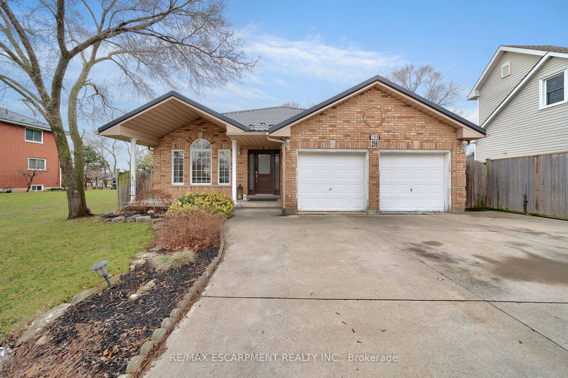 Fantastic Family Home located in a very convenient location in Lower Stoney Creek.