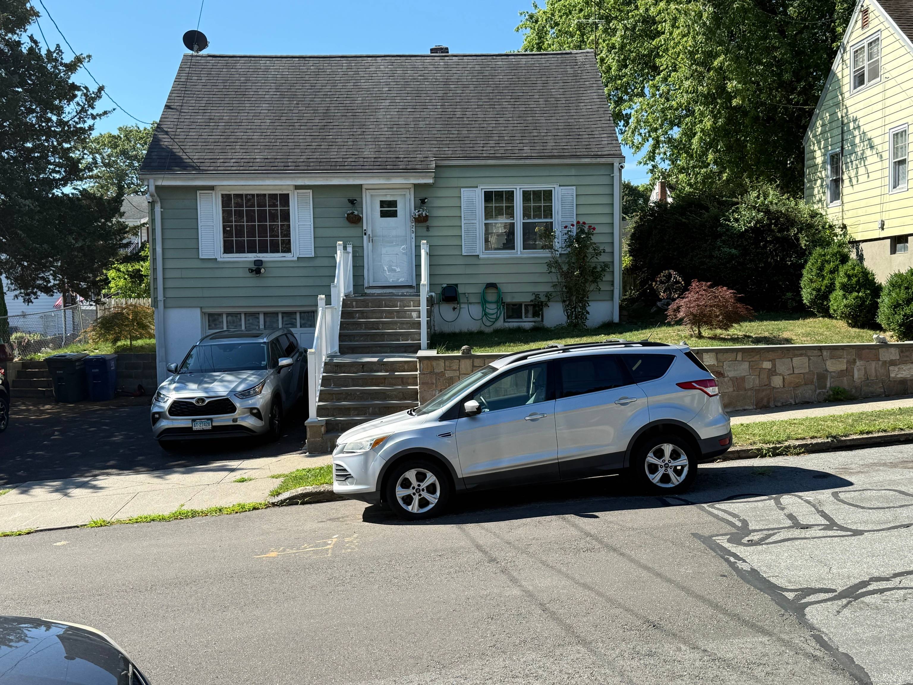 Charming Cape Cod in North End !