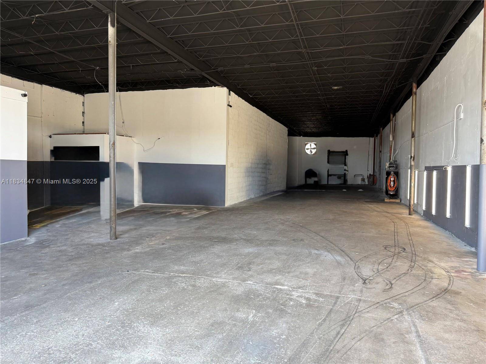 Looking for the perfect warehouse ?