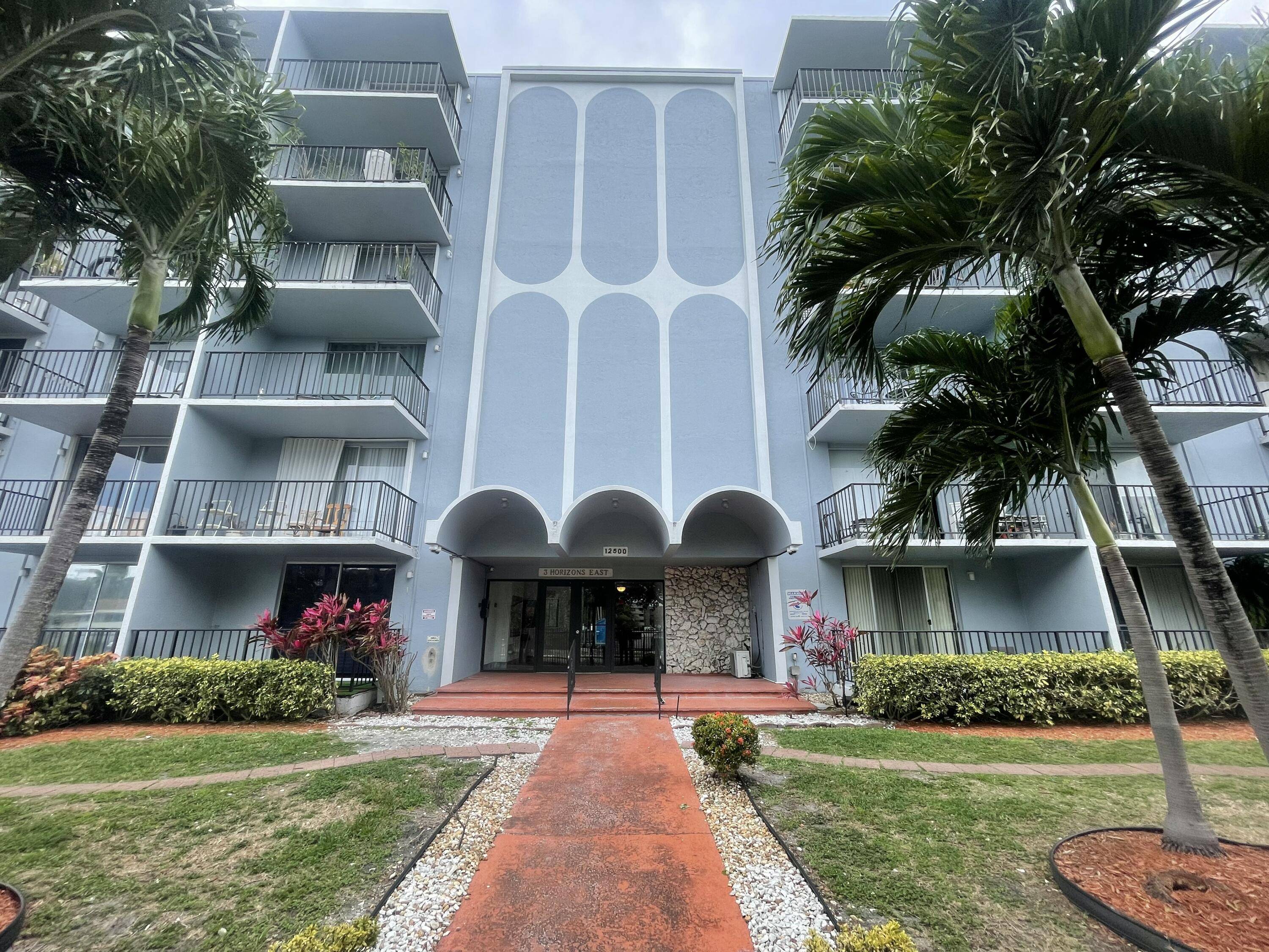 CASH OFFERS ONLY ! Spacious and beautifully renovated condo in North Miami.