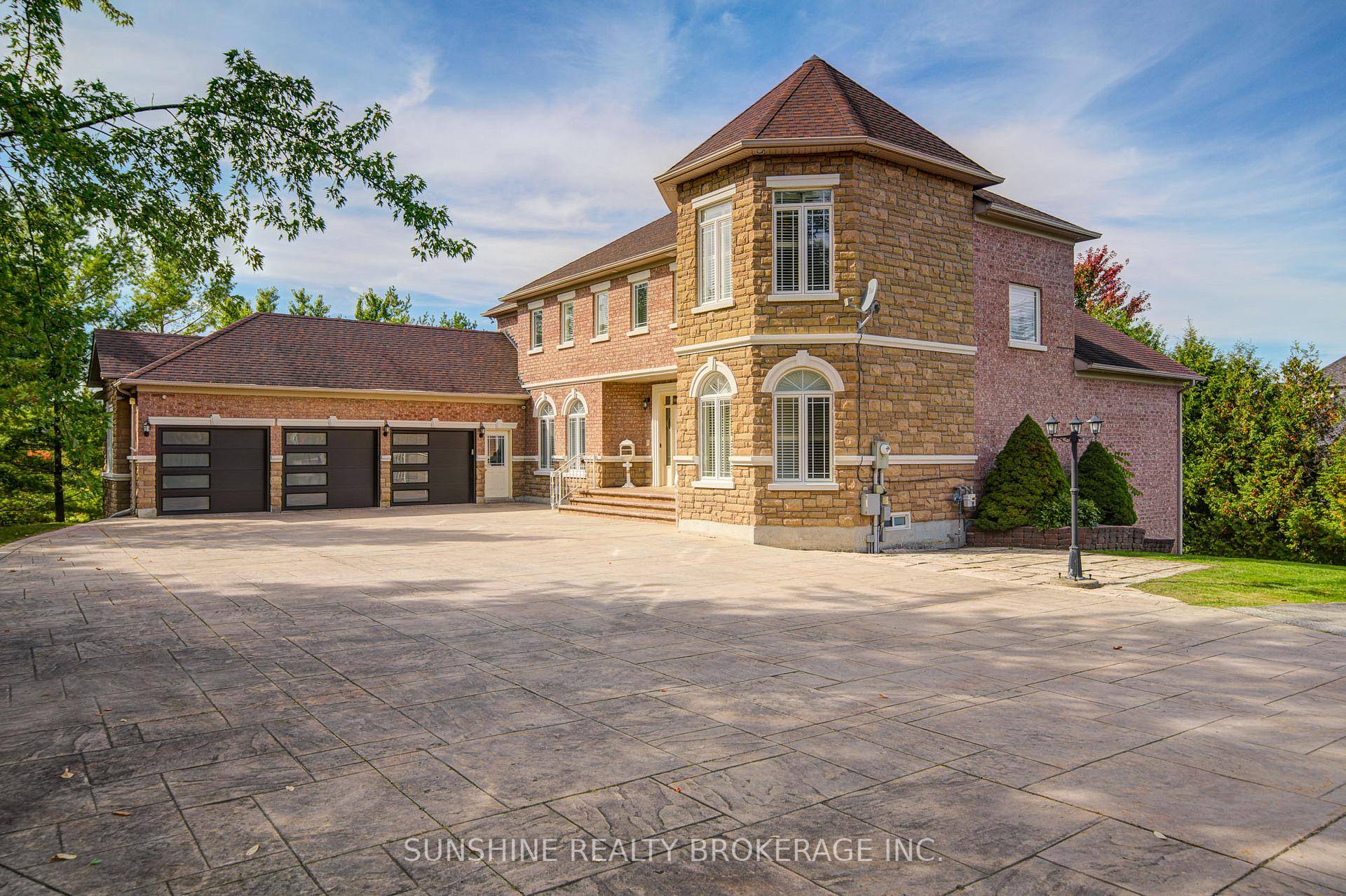 Luxurious Brentwood Estates, This Custom Ballymore Estate Home Is Exquisite With Thousands Spent In Upgrades.