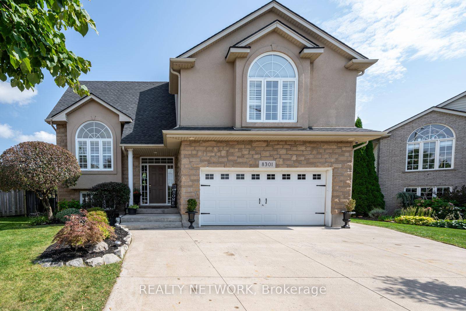 Beautiful family home, raised bungalow located in a safe, quiet neighbourhood.