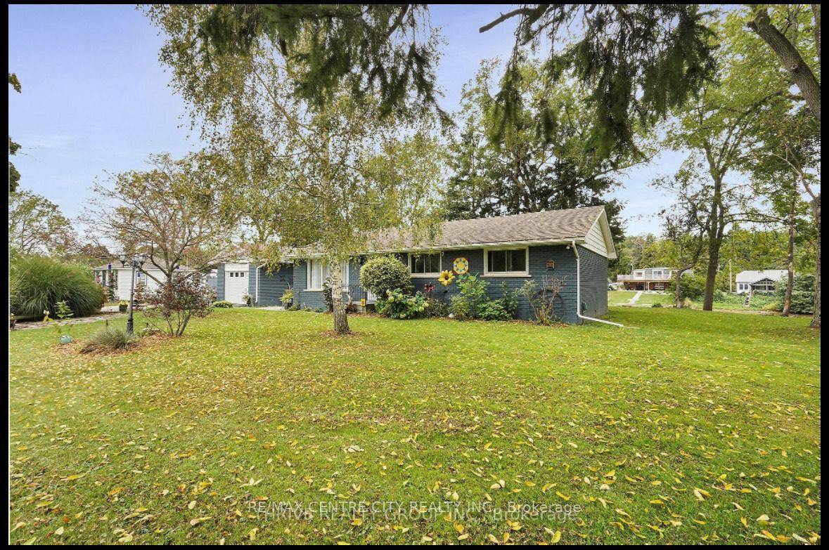 Welcome to your dream waterfront getaway in the charming beach town of Port Bruce !