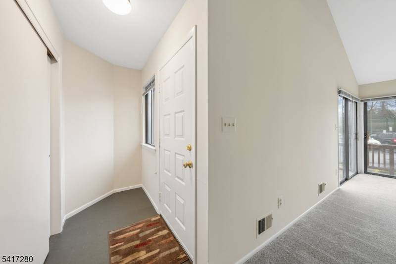 Welcome to one of Florham Park's most desirable gated townhome communities !