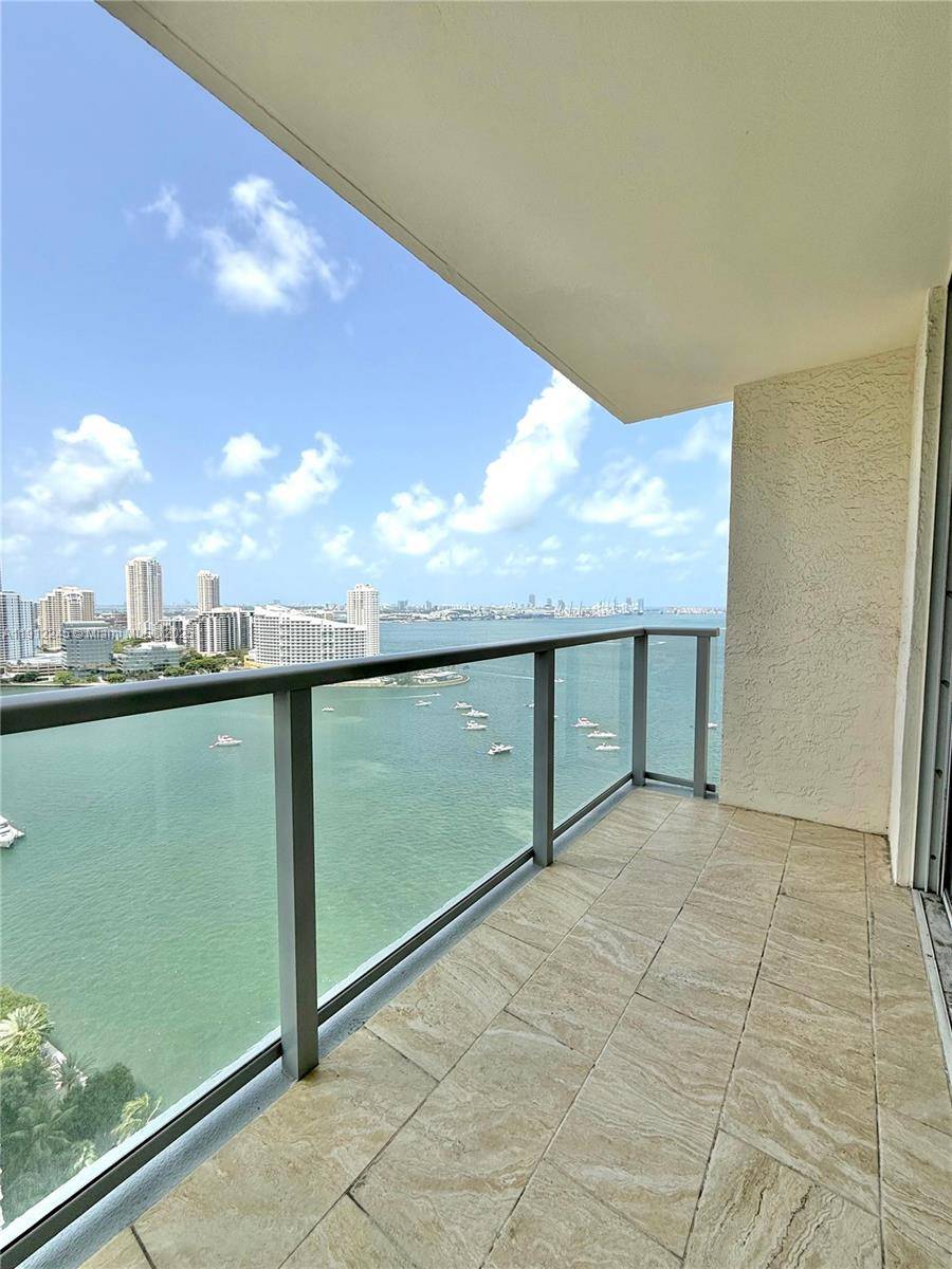 Enjoy true Miami living with forever views !