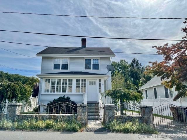 Beautiful Single Family Home in Glenbrook !