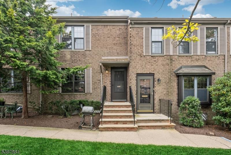 Rarely available unit with a Garage !