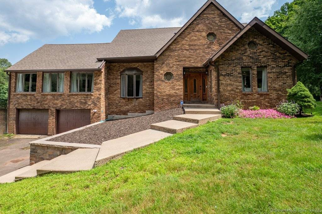 This 2976 square foot single family home has 4 bedrooms and 3.