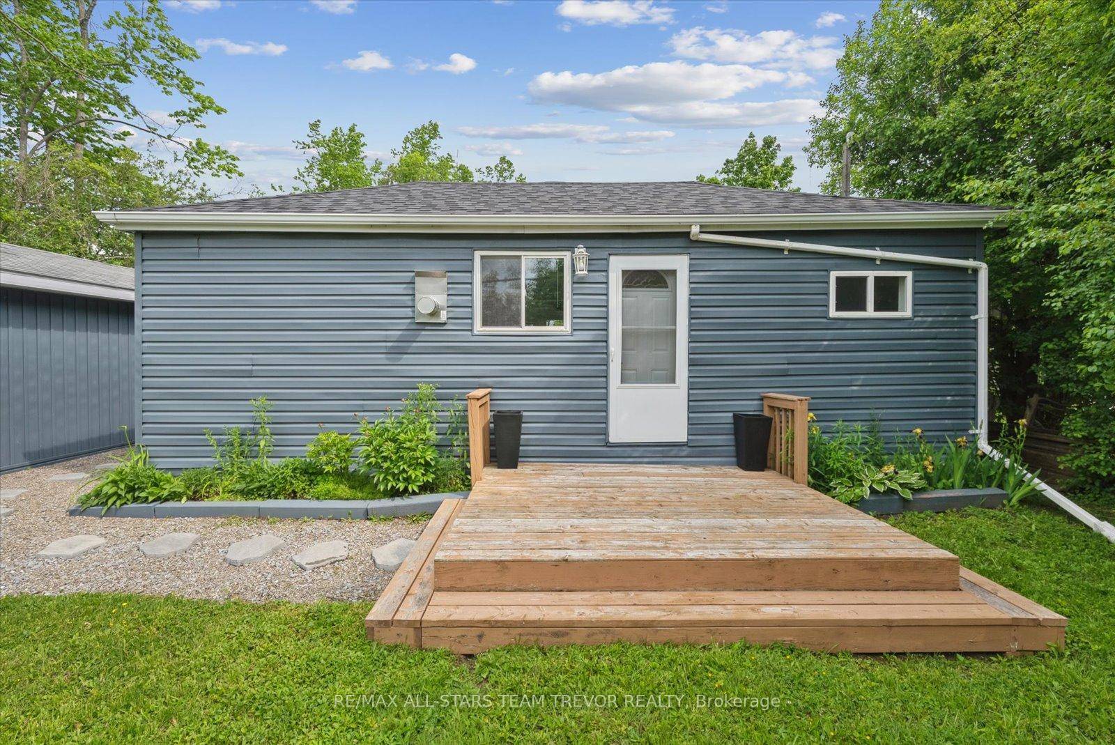 Welcome to your slice of tranquility just steps from the shores of Lake Simcoe, in the heart of Willow Beach.