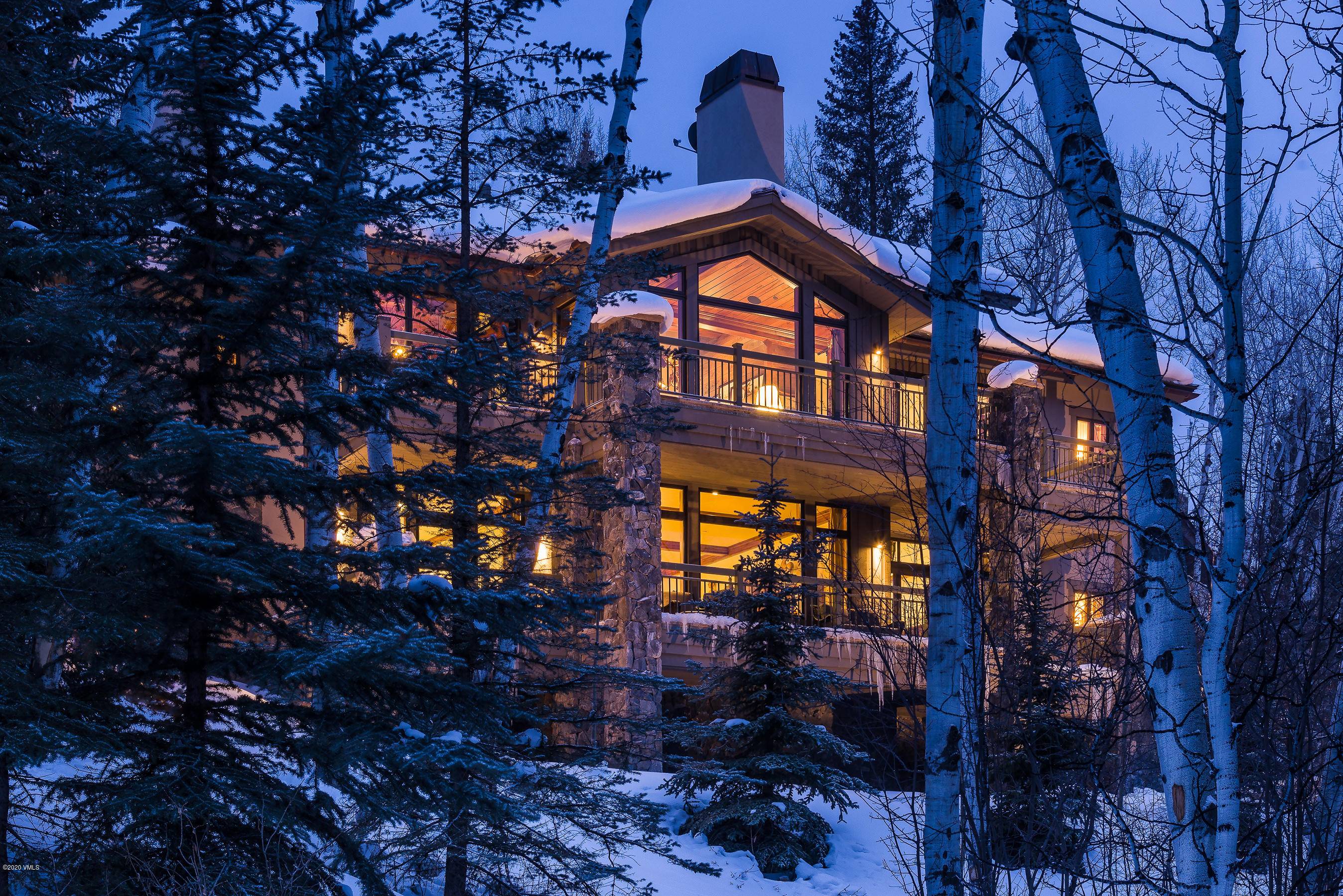 The blend of Classic Elegance and Fresh Modern Design works wonderfully, to create the best House in Vail Village at 185 Forest Road.