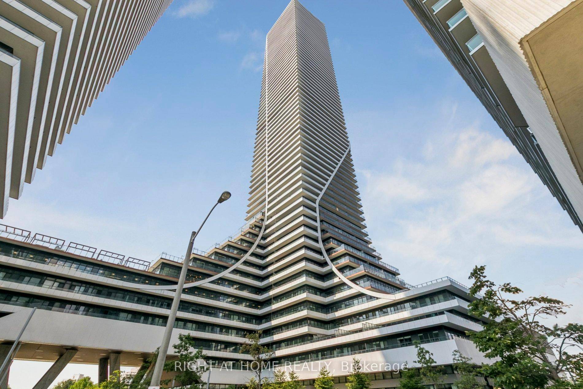 Welcome to this beautiful one bedroom den condo offering breathtaking views of Lake Ontario and the Toronto skyline.