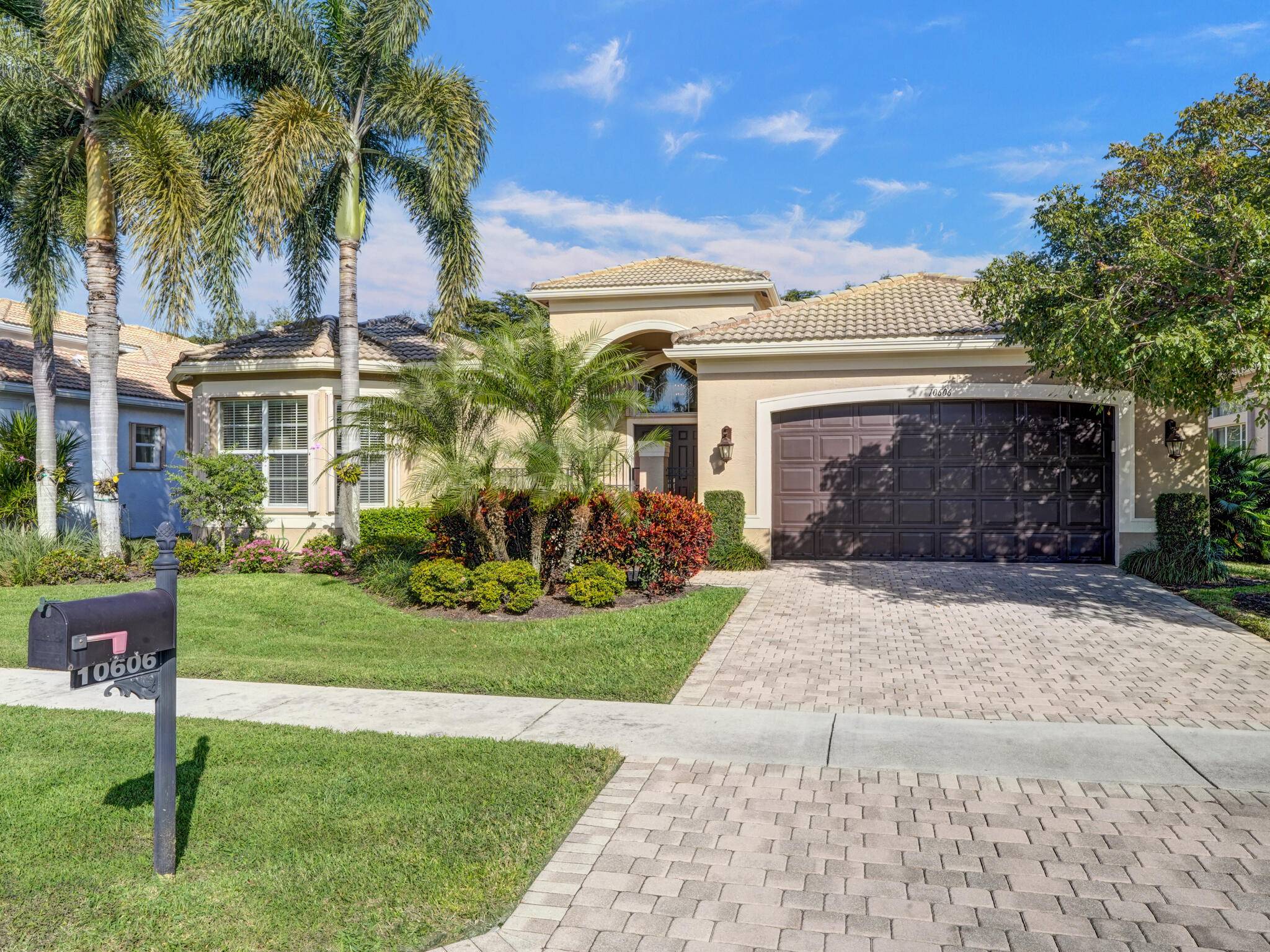 Welcome to this VERY SPACIOUS, loved well maintained 3 bed, 2 1 2 bath home in lovely Valencia Reserve.