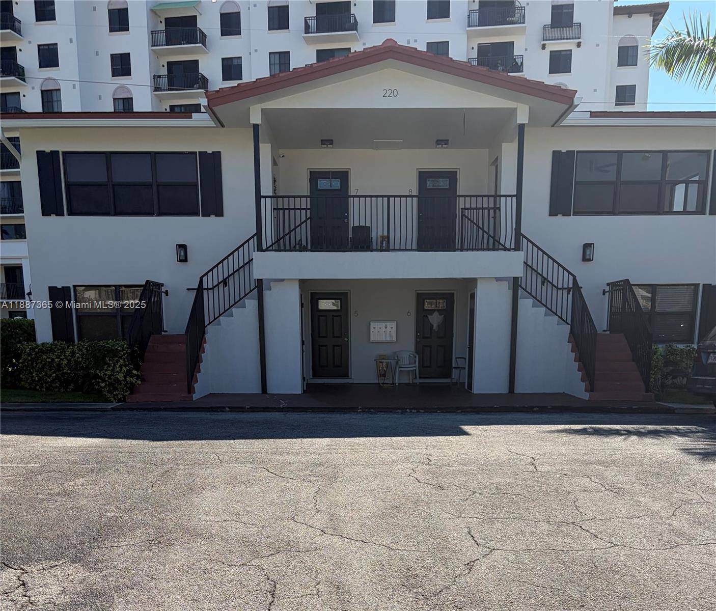This Newly Renovated East Boca 3 2 Condo is conveniently located near downtown City Hall, Community Center, Parks, Tennis Courts, Library, Police Station, BrightLine Train Station FAU, Boca Schools, Mizner ...